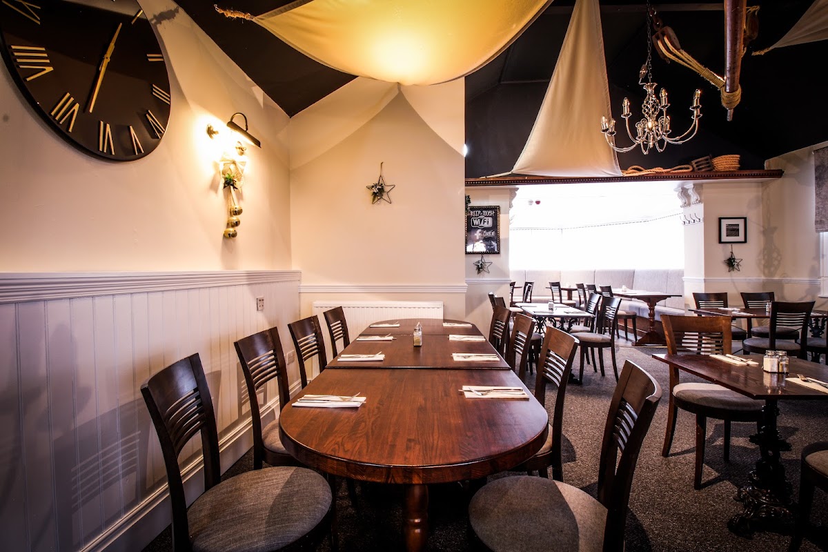 Harbour Lights Inn